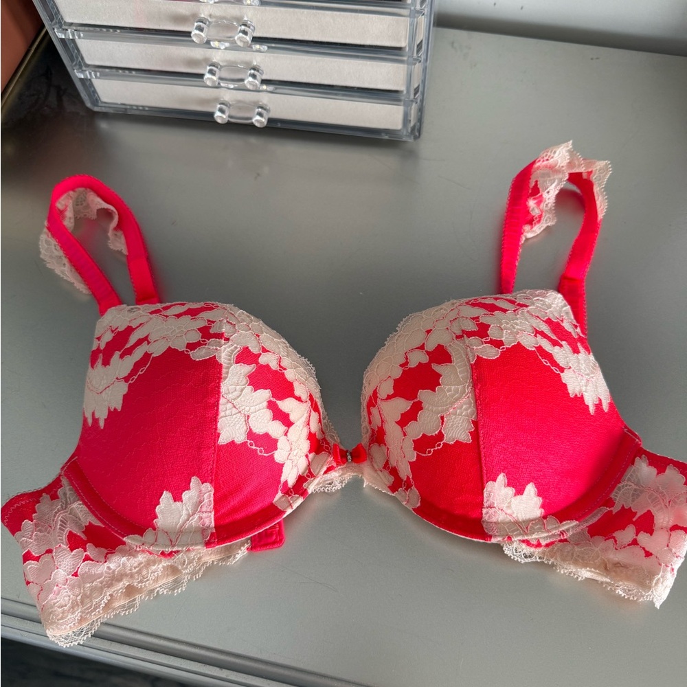 Vintage Victoria's Secret Pink and Cream Lace Bra